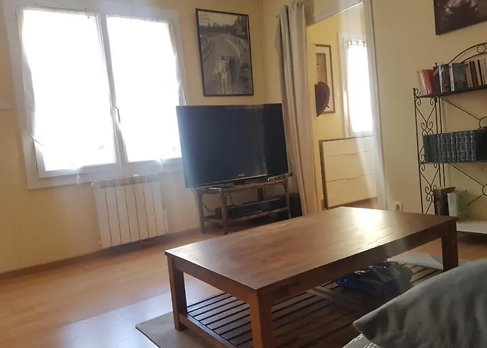 Charmante Maisonnette 2 Personnes Avec Wifi * Surgères