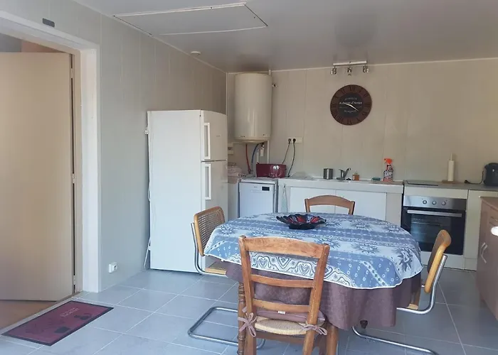 Сasa de vacaciones Charmante Maisonnette 2 Personnes Avec Wifi Surgères